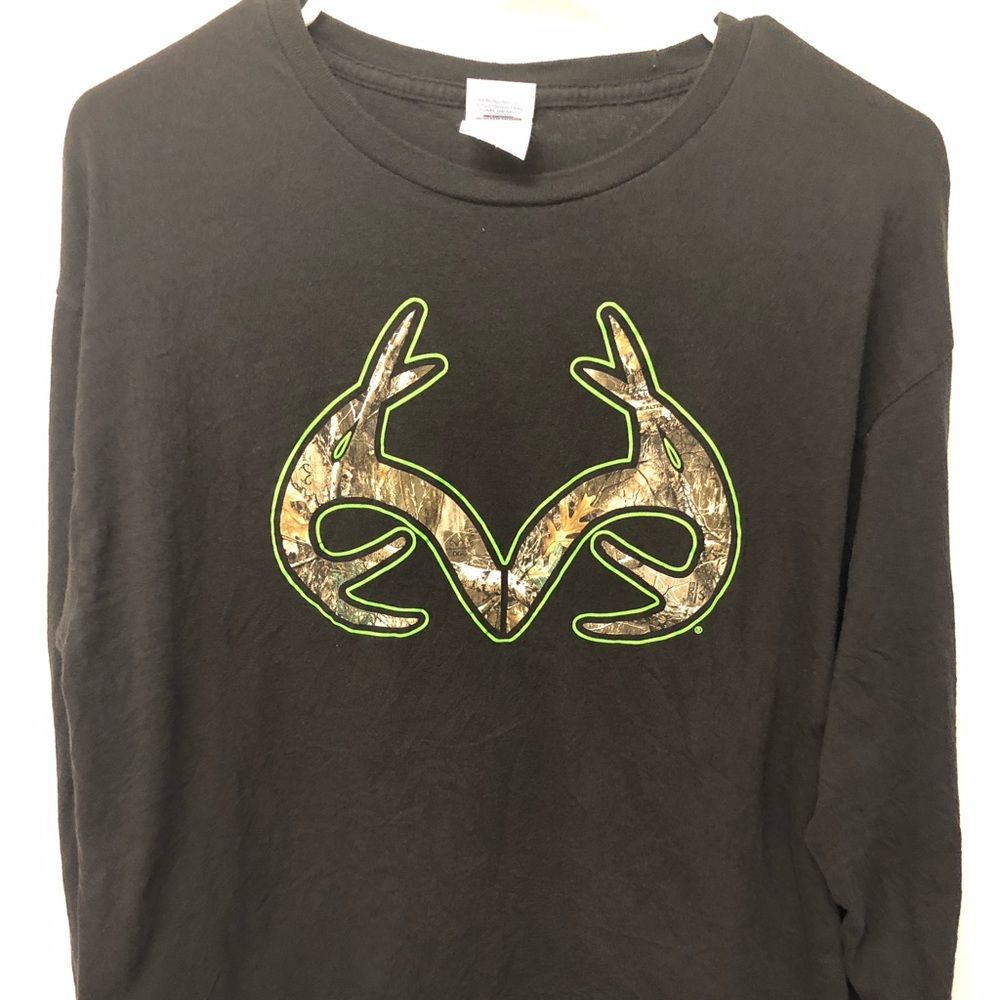 Realtree men’s long sleeve shirt